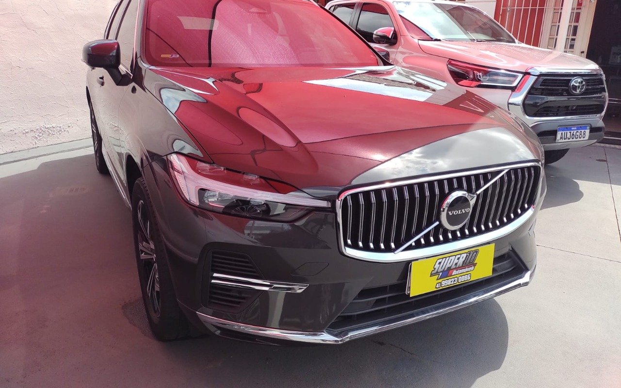 Volvo XC60 T-8 INSC. EXPRESS. 2.0 (Híbrido) na cor Cinza em Curitiba / PR - 774528